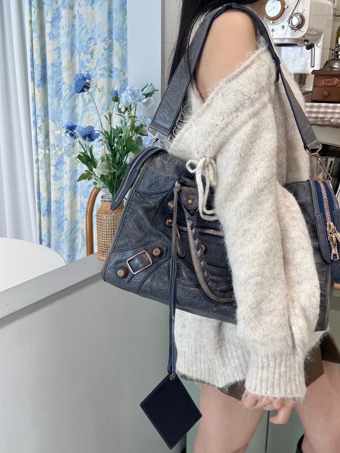 ❌거래중[A 정품] 발렌시아가 자이언트 시티 모터백 블루 카키그레이 상품이미지6