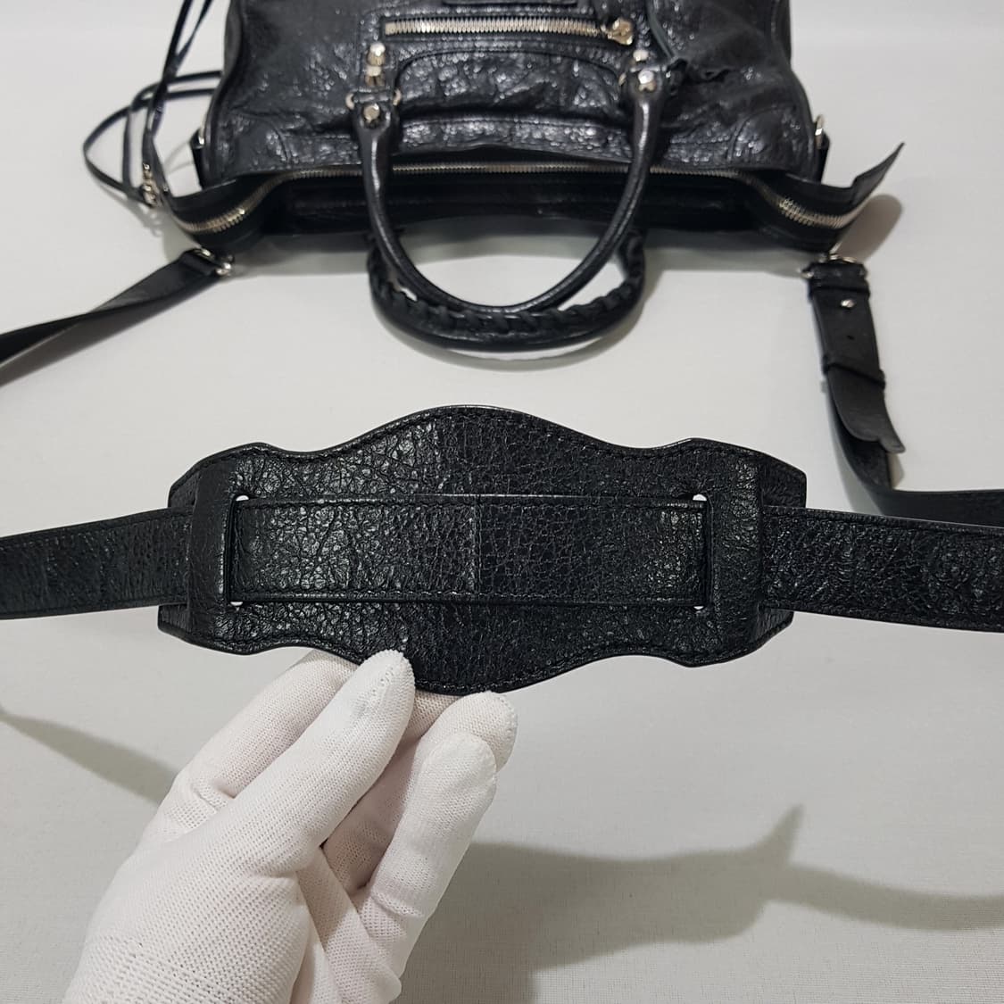 발렌시아가 클래식 모터백 스몰 상품이미지7