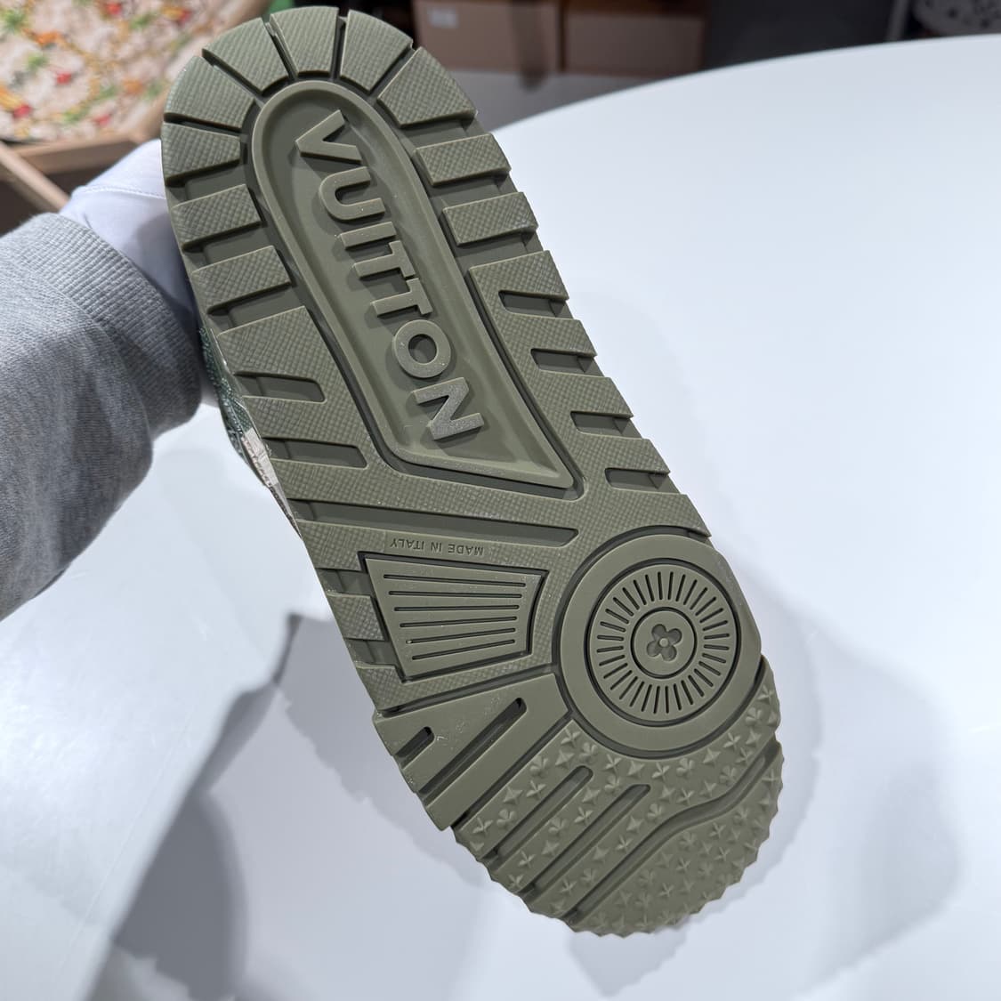 8 / 루이비통 LV 트레이너 카모 플라쥬 맥시 스니커즈 상품이미지7