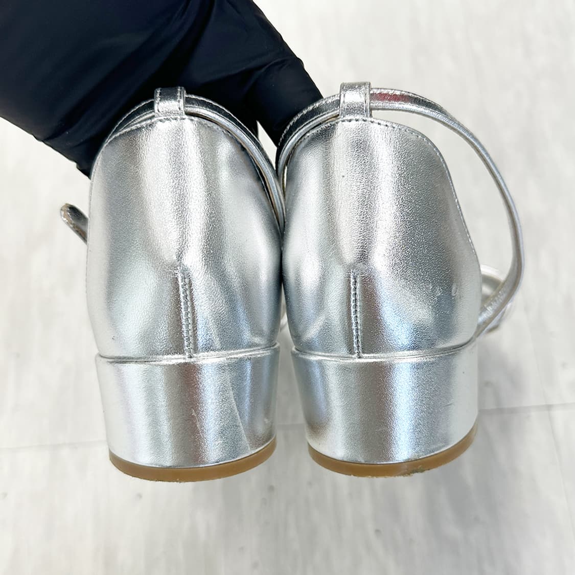 페라가모 페레가모 메탈릭 실버 스트랩 샌들 힐 여성 구두 230mm 상품이미지5