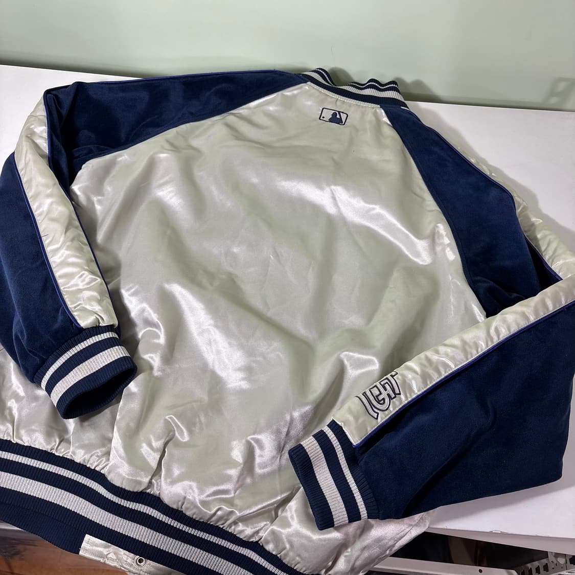 95-100 MLB 실버 벨벳배색 세인트루이스 바시티자켓 상품이미지3