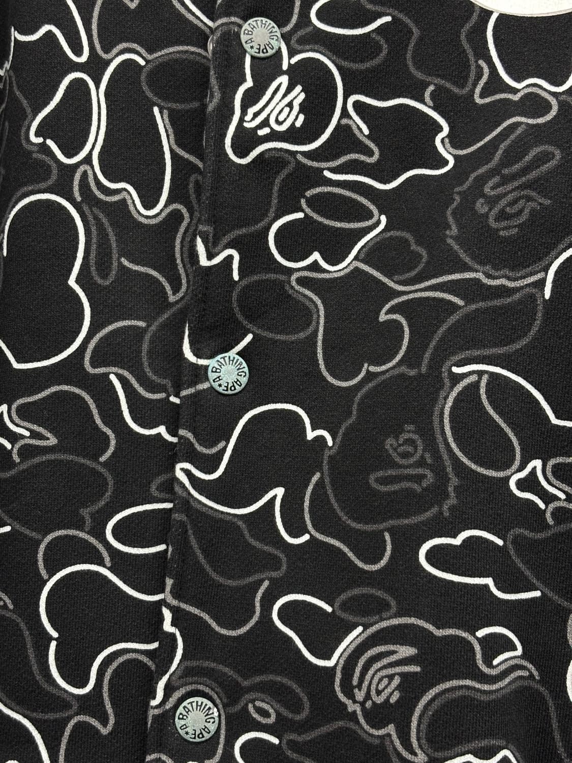 베이프 네온카모 바시티 자켓 상품이미지9