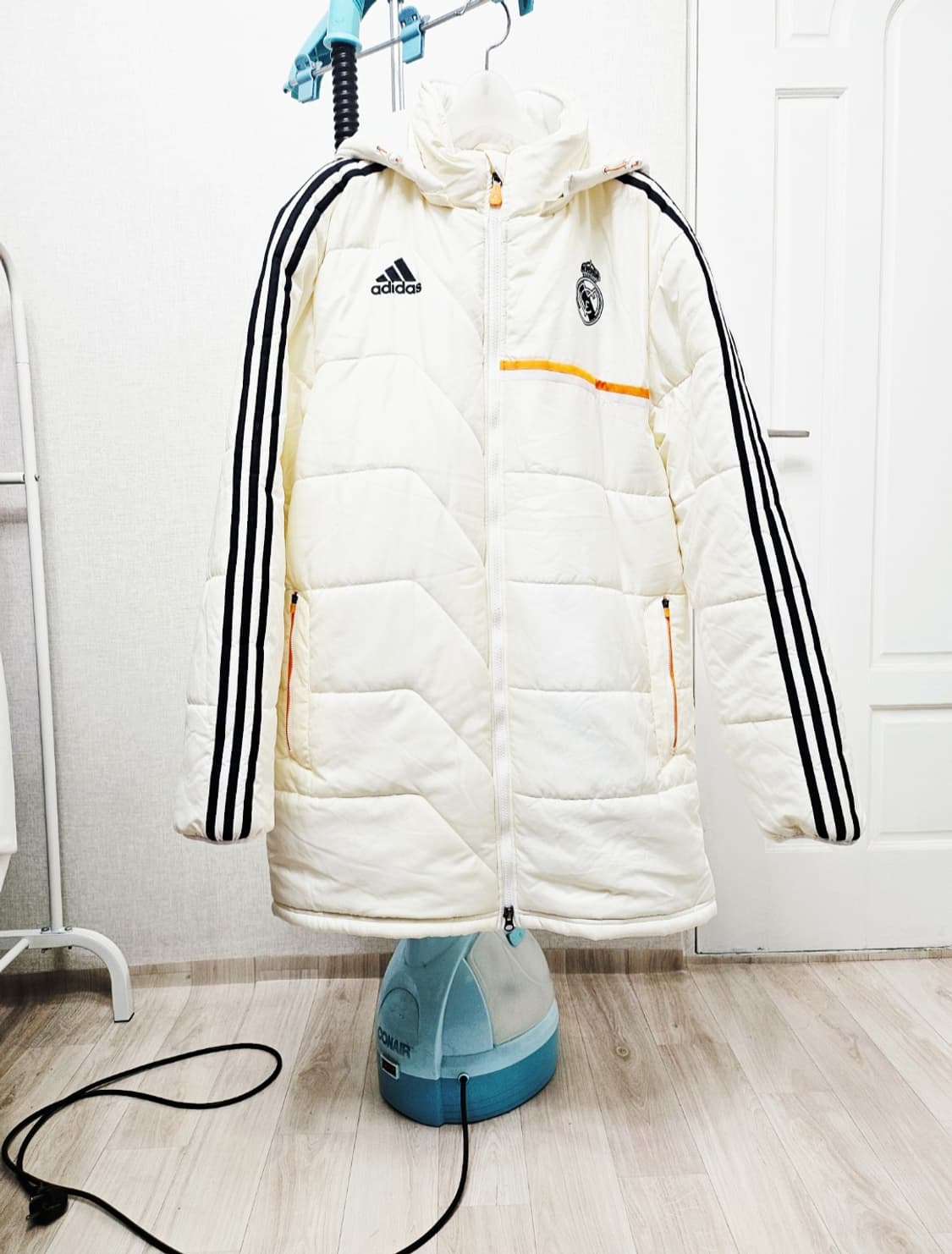 (105~110)2XL☆우주매물☆ 아디다스 레알마드리드 [흰검] 롱패딩 상품이미지1