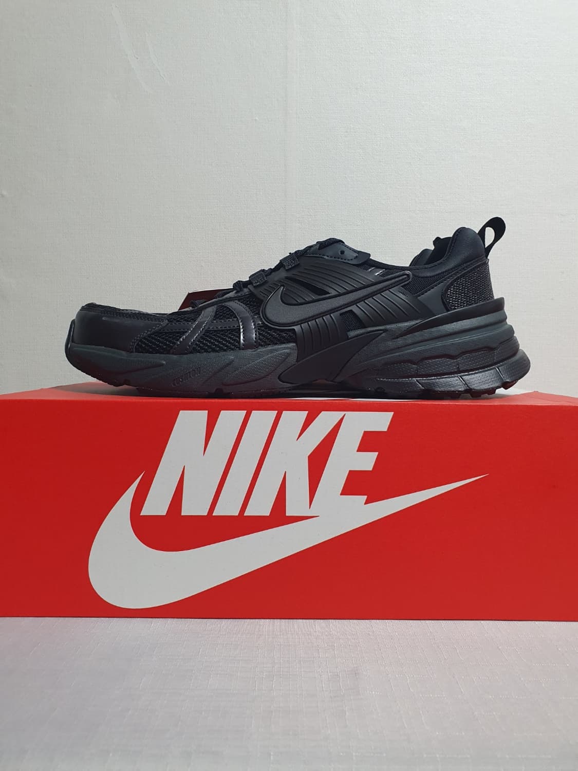 나이키 V2K 런 블랙 앤트러사이트 300mm HJ4497-001 상품이미지4