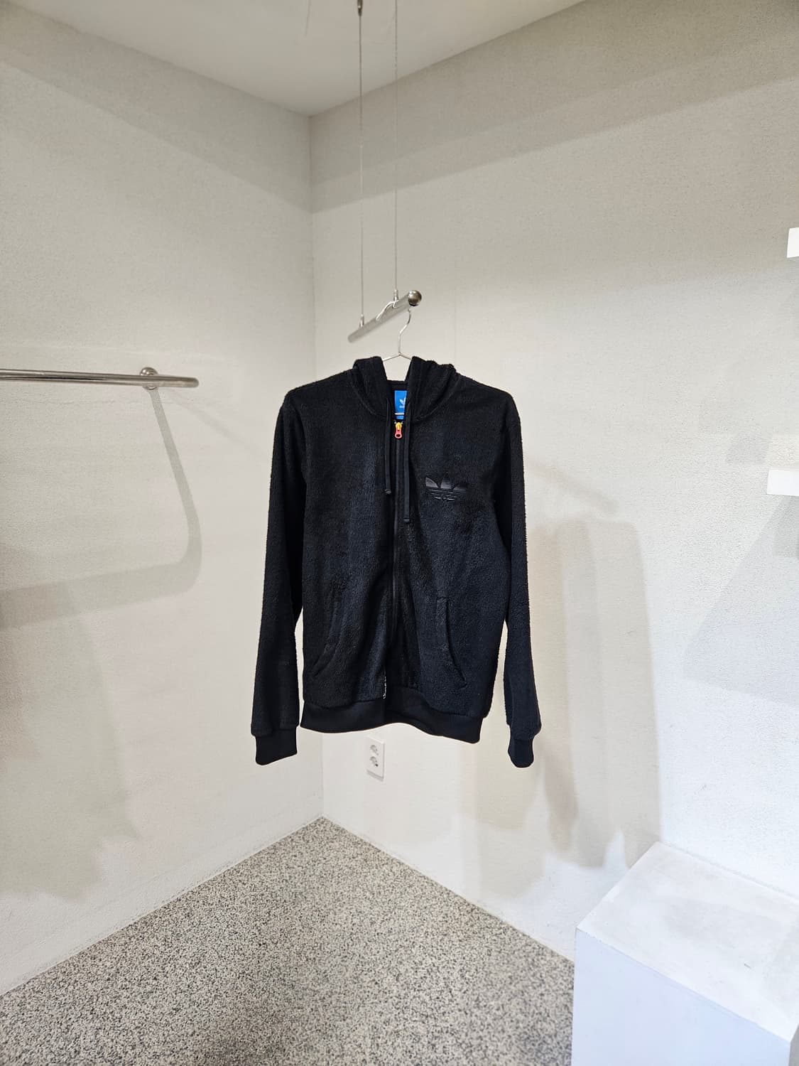 아디다스 빅로고 플리스 후드집업 상품이미지1