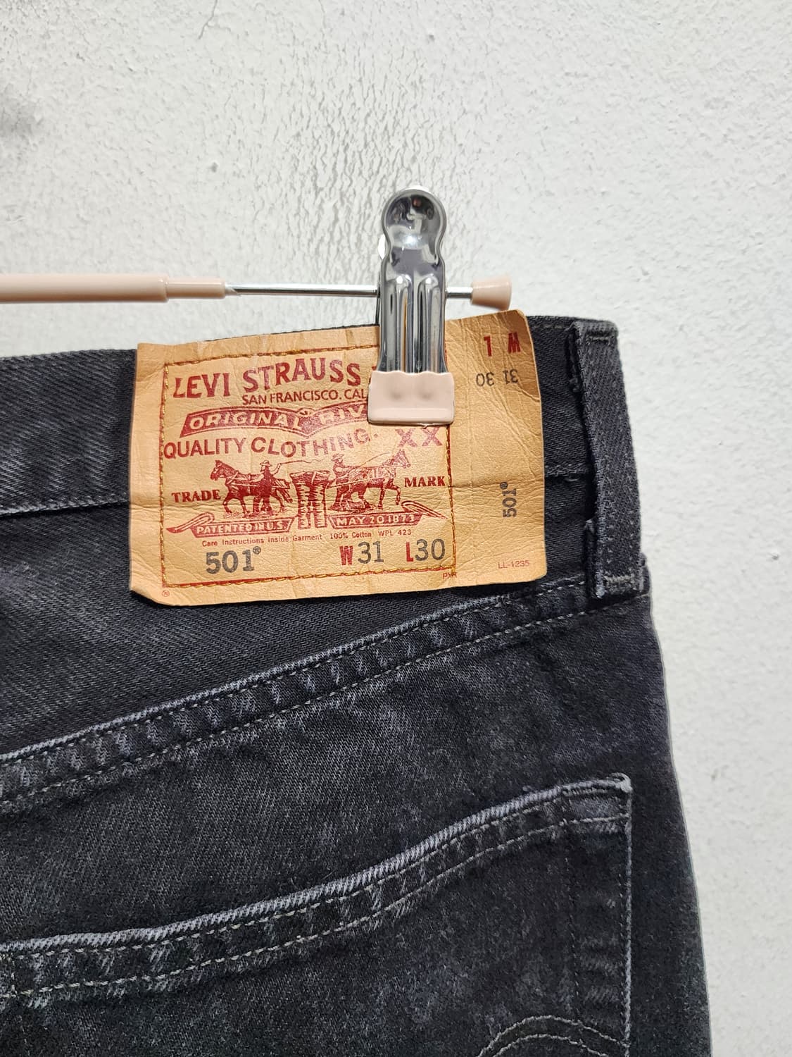 리바이스 501 블랙 데님 팬츠.. 상품이미지3