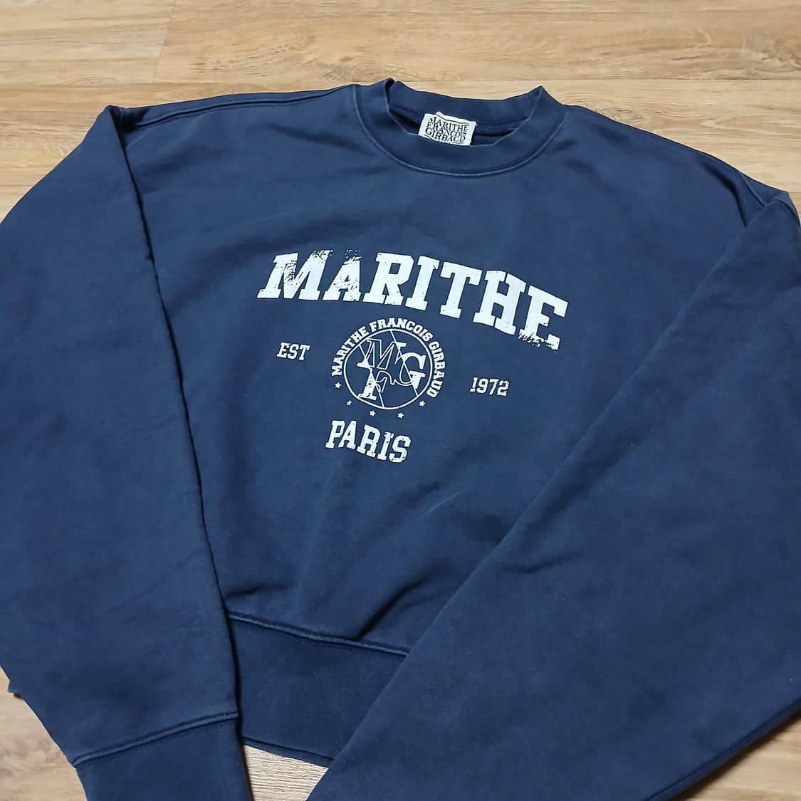 Marithe 마리떼프랑소와저버 크롭 맨투맨 스웻셔츠 상품이미지1