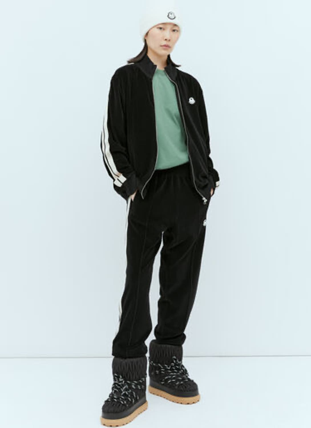 정품 몽클레어 팜엔젤스 벨벳 로고 자켓 상품이미지3