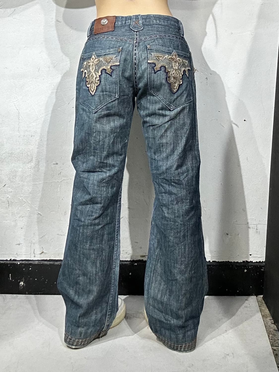 Antik denim 웨스터너 아카이빙 자수 포인트 와이드 데님 팬츠 상품이미지1