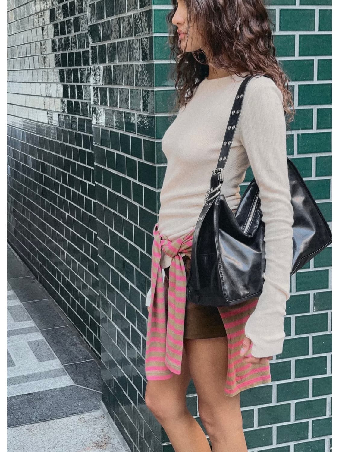 자라 메탈 아일렛 맥시 버킷백 레더 버튼 보부상 상품이미지1