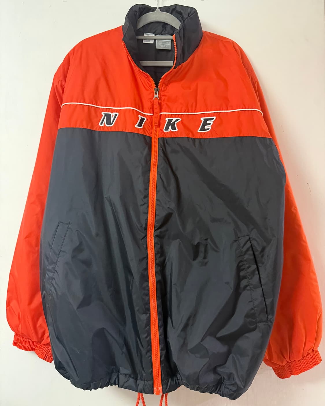 나이키 00s 센터자수 윈드브레이커 상품이미지1