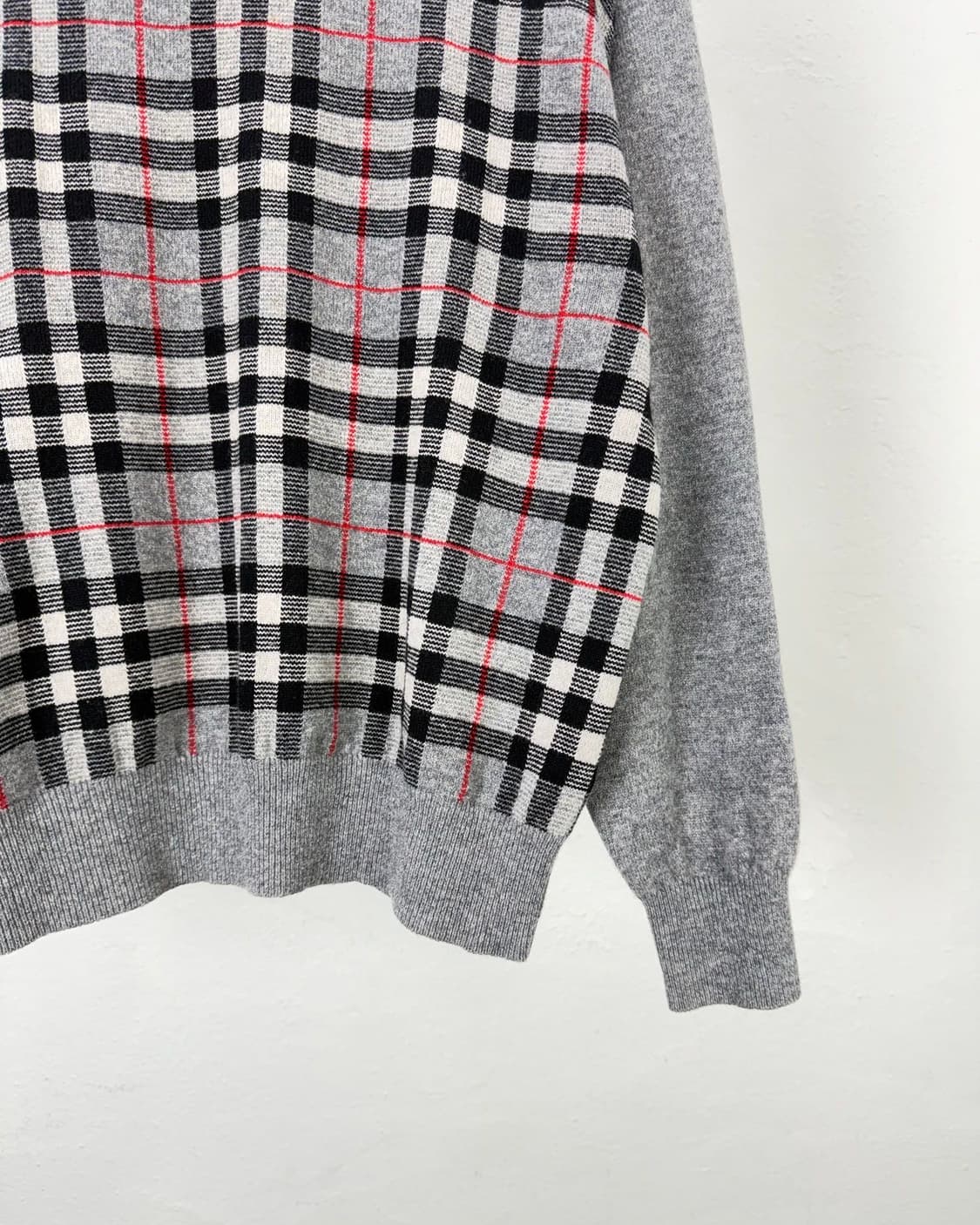 버버리 그레이 노바체크 램스울 라운드 니트 스웨터 상품이미지5