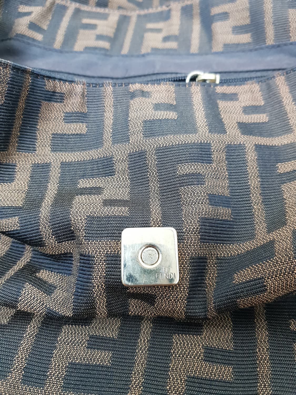 [정품] 펜디 주카 미아 체인숄더백 상품이미지8