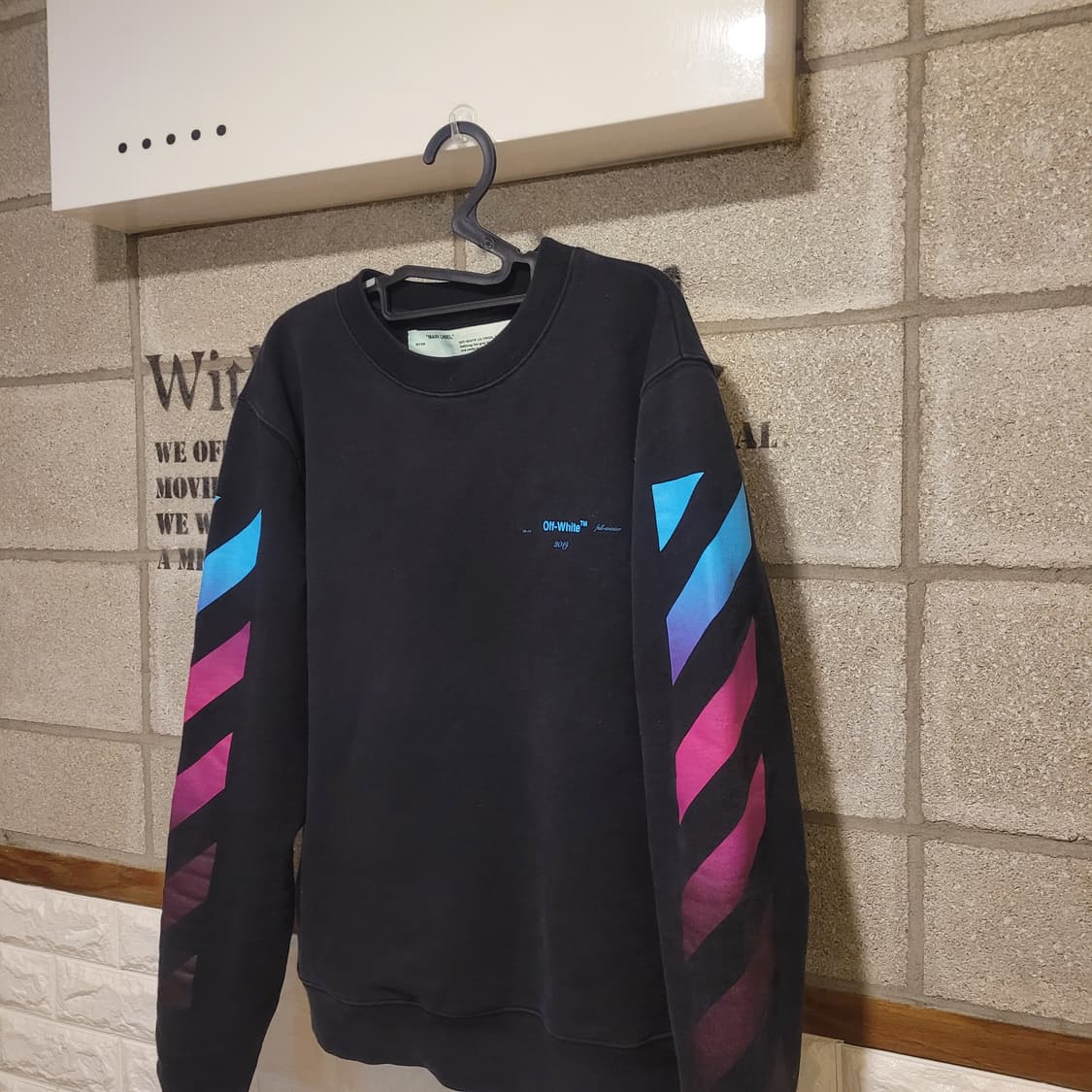 오프화이트 18FW 애로우 맨투맨 M 상품이미지3