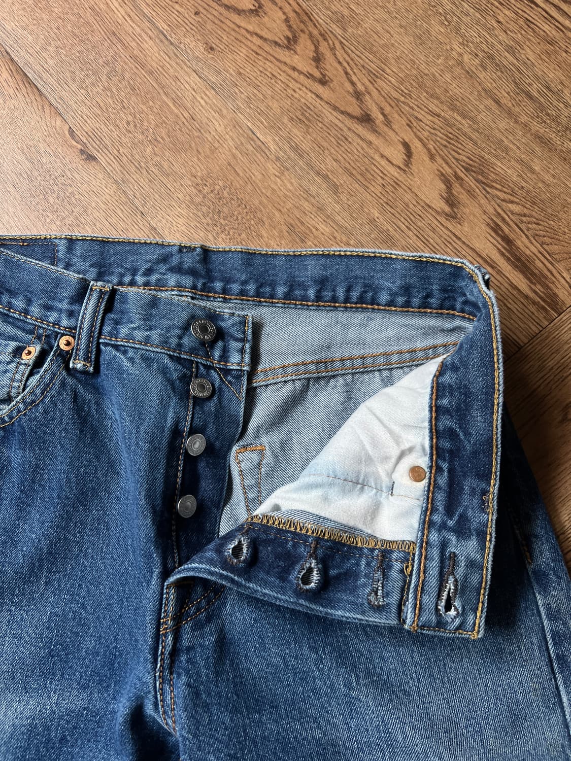 [30]리바이스 501 빈티지 페이딩 스트레이트 데님 팬츠 상품이미지3