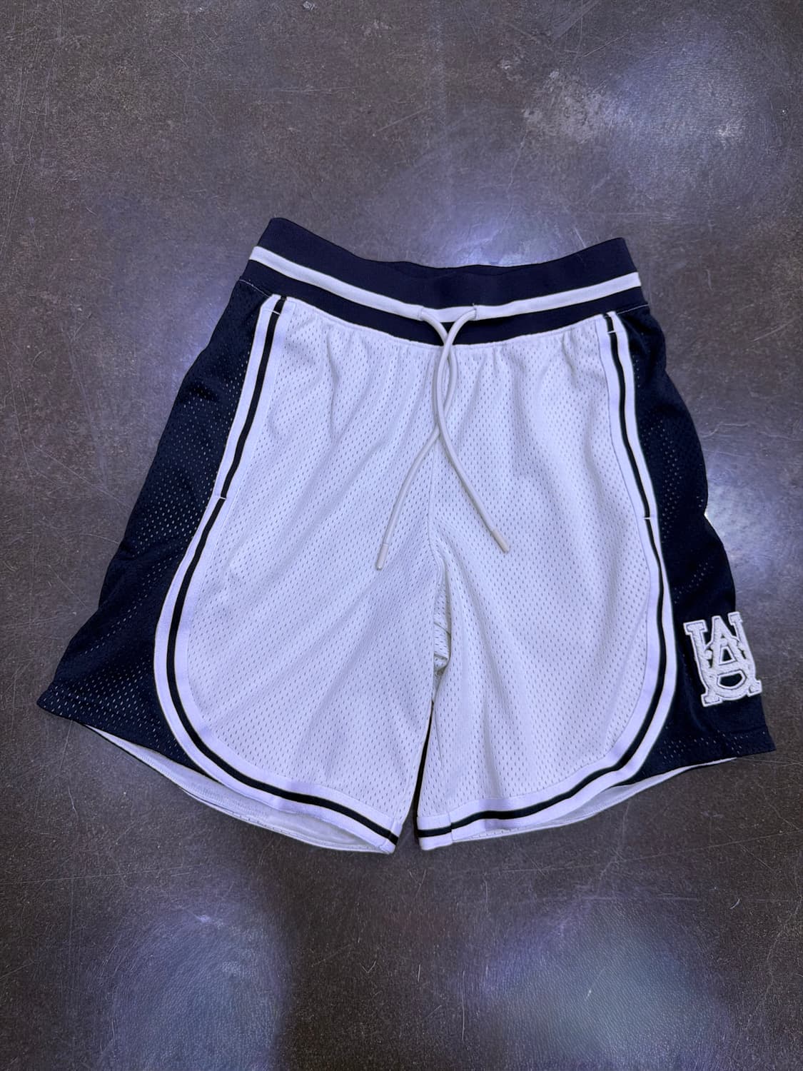 언더아머 메쉬 코트사이드 반바지 9인치 쇼츠 화이트 블랙 L 상품이미지4