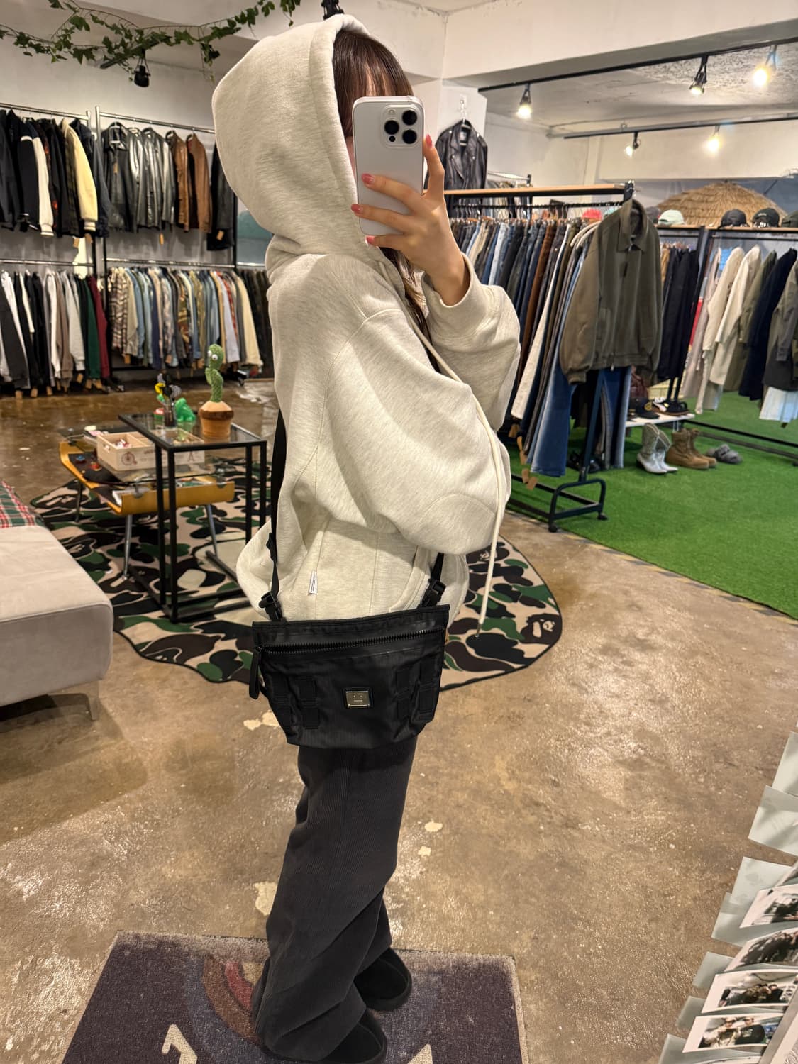 아크네 스튜디오 페이스 모티프 크로스백 상품이미지3