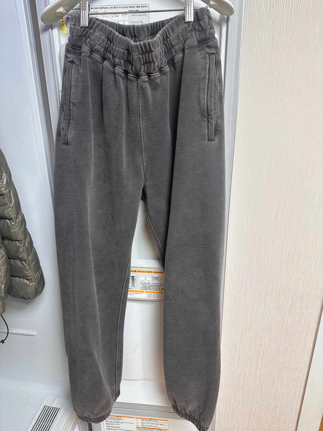 이지 시즌 3 스웻팬츠 오닉스 다크  상품이미지1