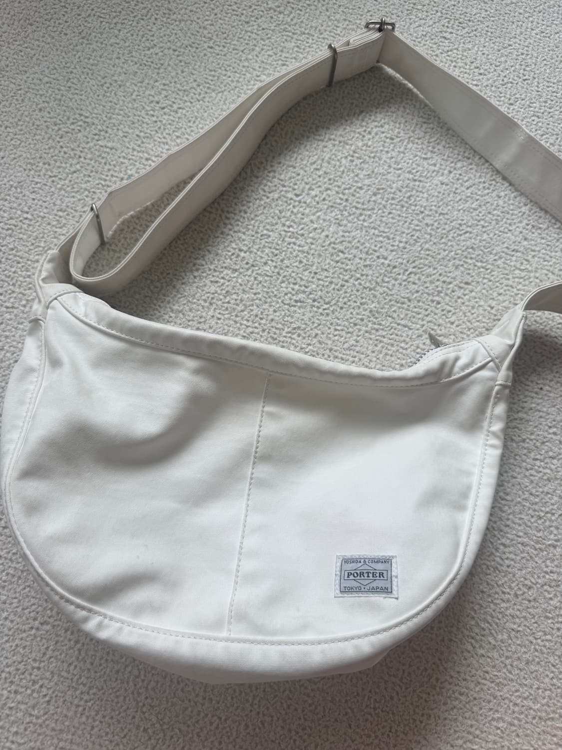 포터 가죽 크로스백 상품이미지1