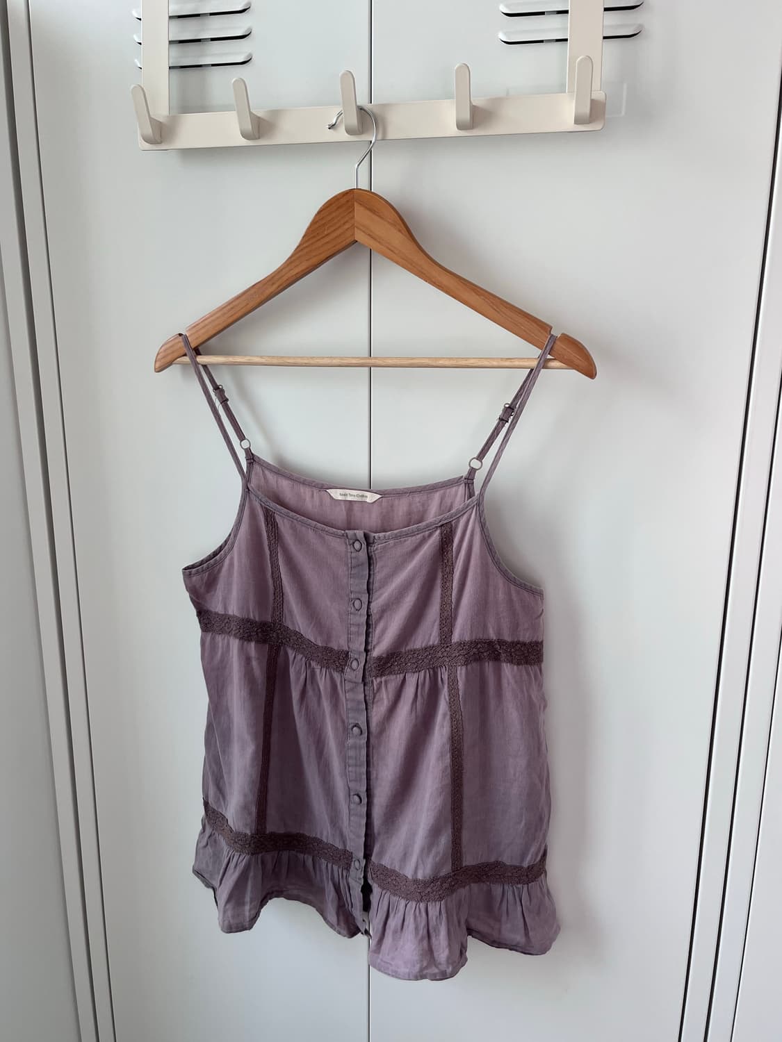 Basic tone clothes 연보라 레이스 단추 슬리브리스 상품이미지7
