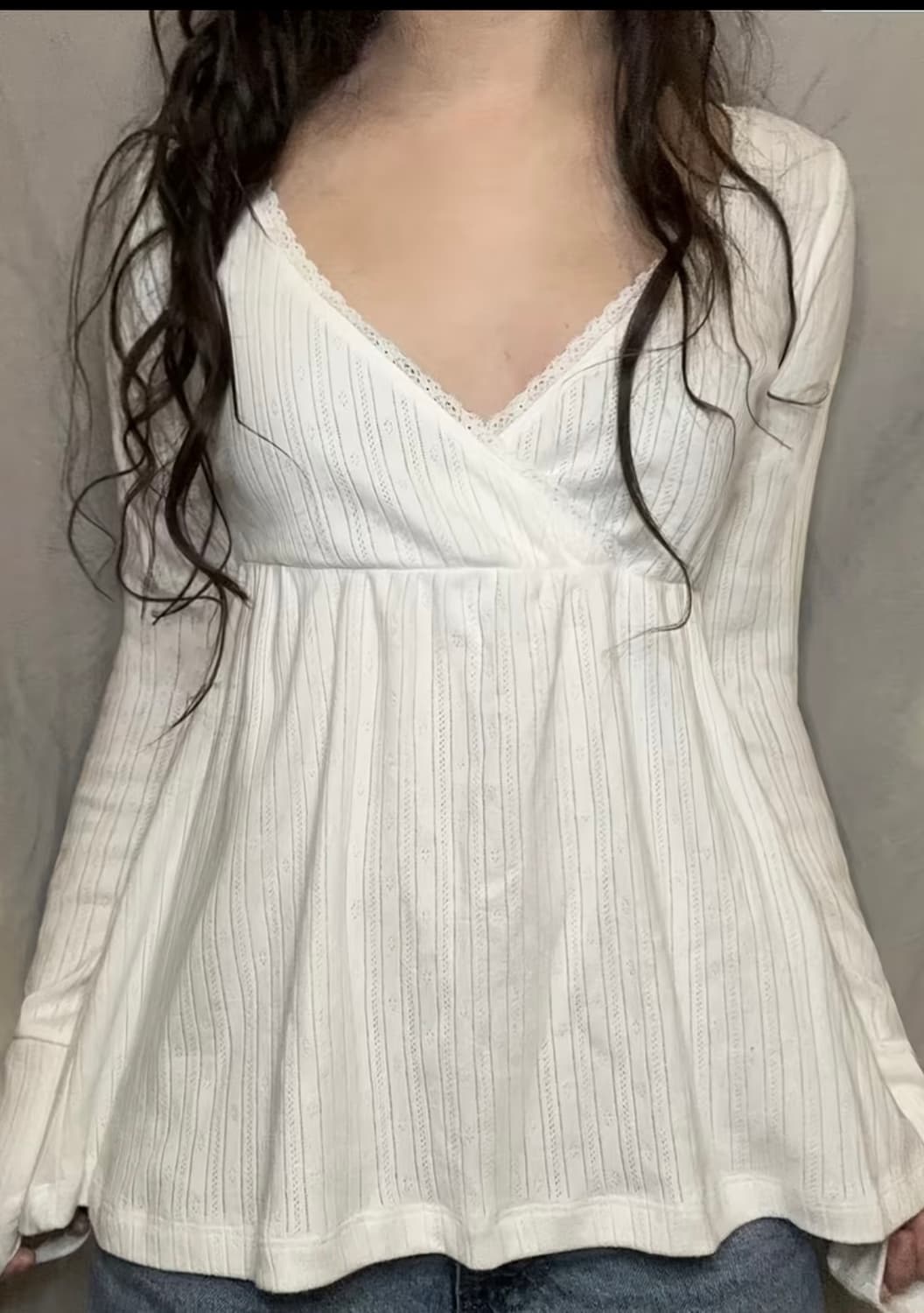 레이스 브이넥 긴팔티 상품이미지1