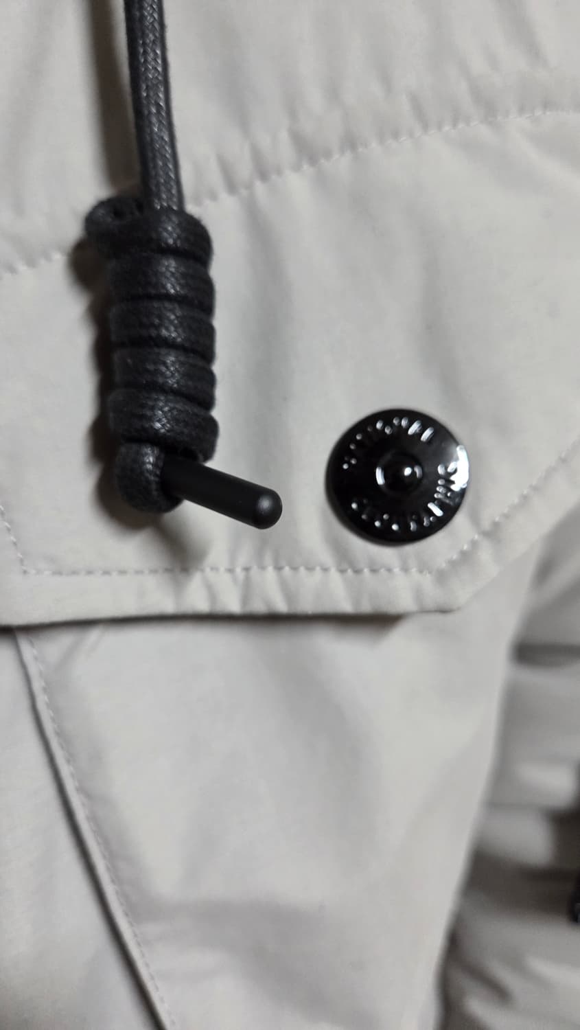 내셔널지오그래픽 유틸리티 자켓 M 95 구스다운 (거의새거) 상품이미지4