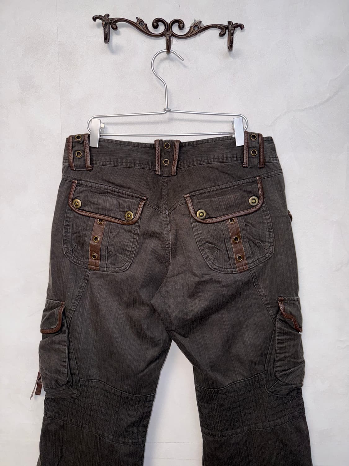 Dark brown eyelet multi pocket 카고팬츠 상품이미지5