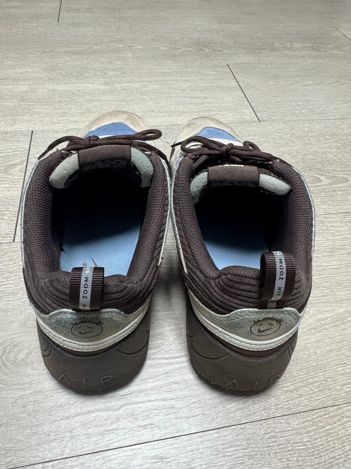 나이키 트레비스 스캇 줌 필드 잭스 260 상품이미지3