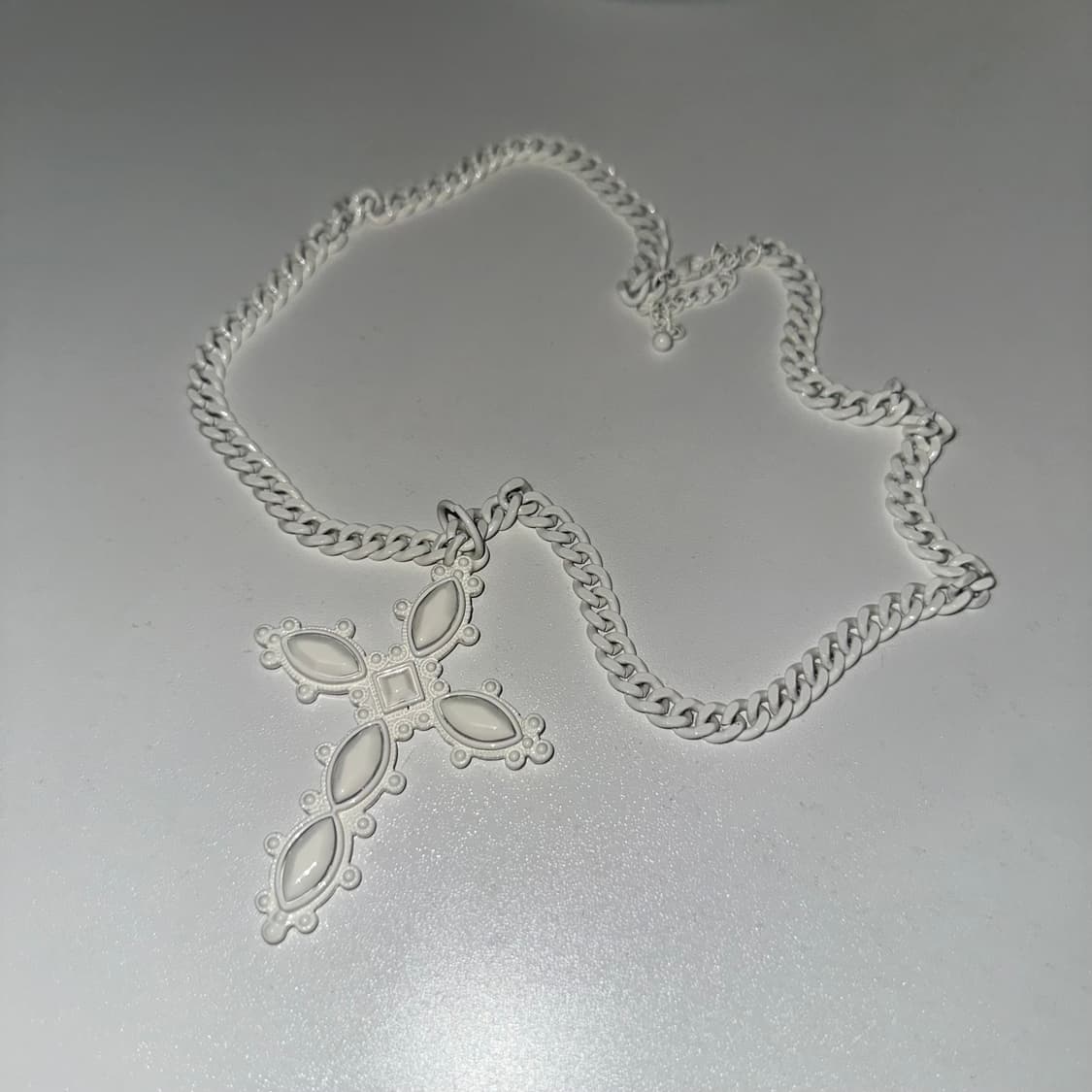 화이트 볼드 십자가 체인 목걸이 상품이미지3