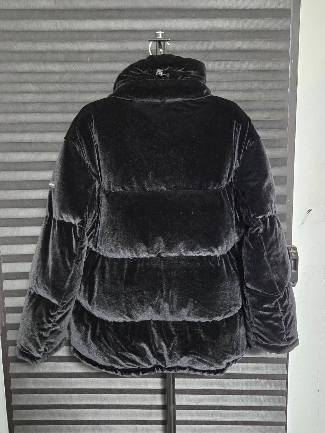 [컬럼비아] 스파이어 구스다운 벨벳 패딩 판매합니다. 상품이미지7