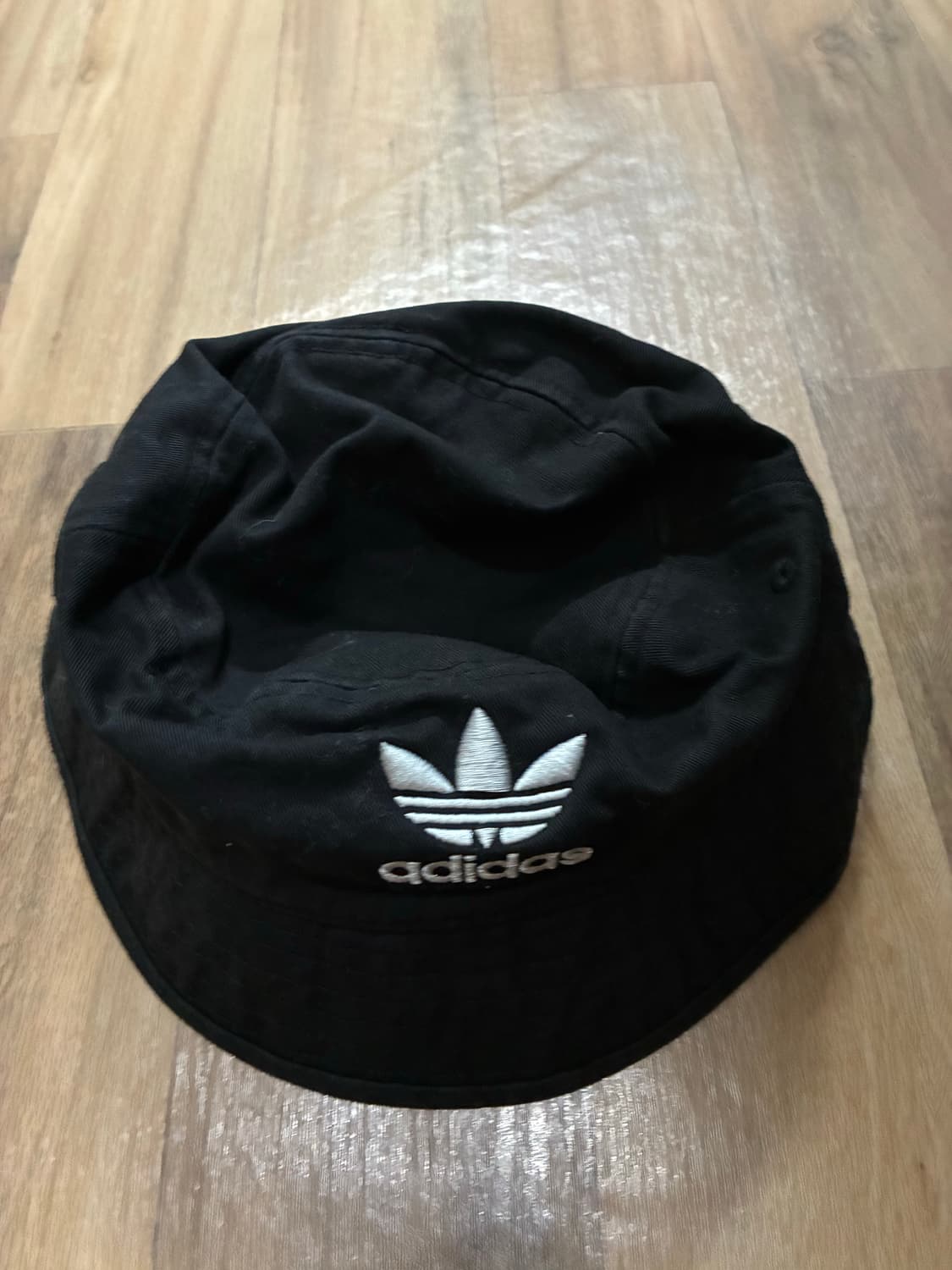 아디다스 버킷햇 상품이미지1