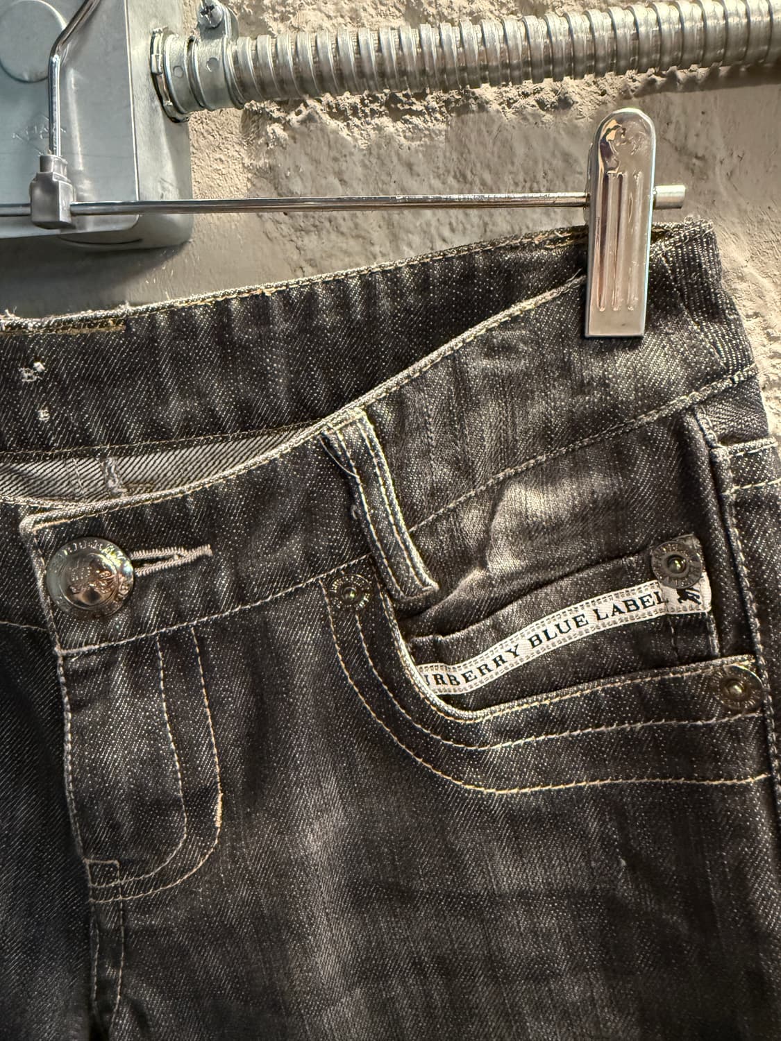 버버리 블루라벨 여성 데님 팬츠 슬림 워싱 40 상품이미지3