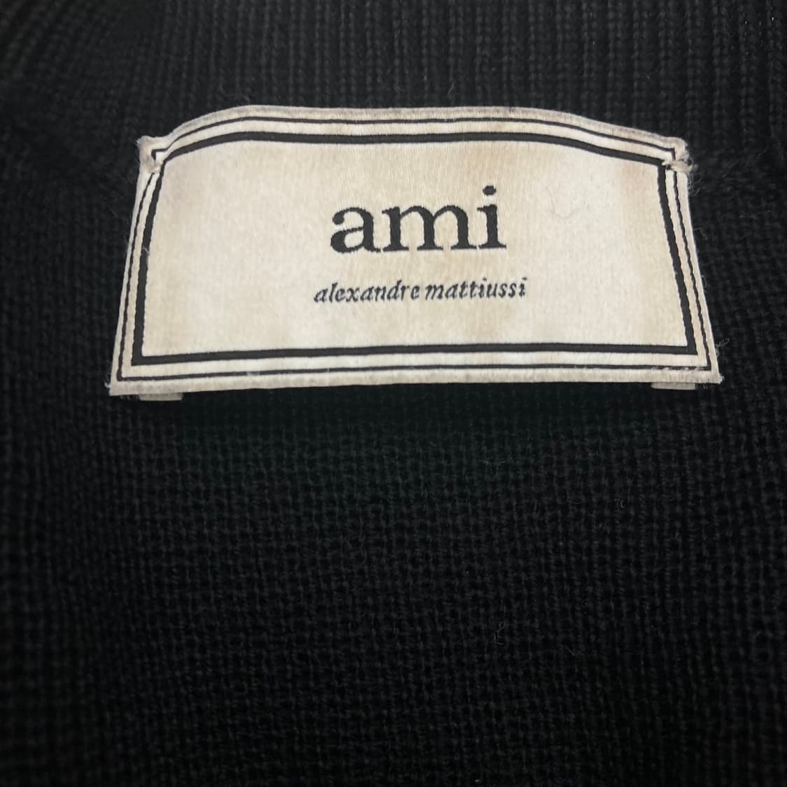 아미 블랙 컬러 스몰 로고 니트 가디건 상품이미지3