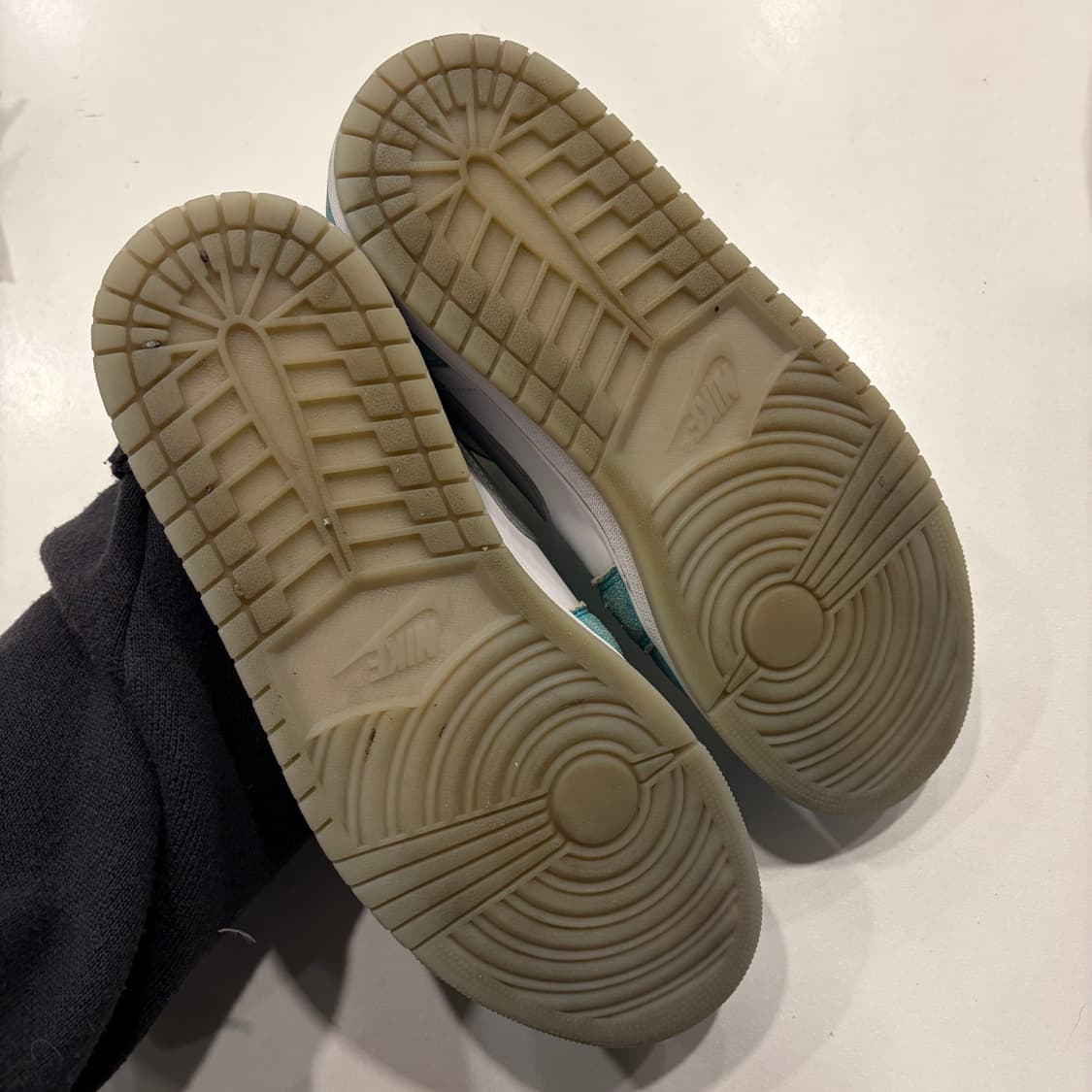 [285] 나이키 에어 조던 1 로우 뉴에메랄드 상품이미지5