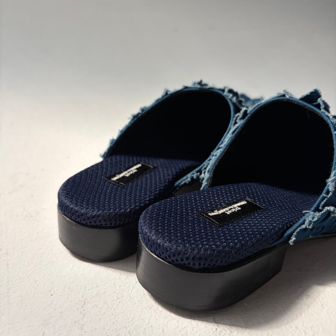 Frayed Denim Ruffle Mules 상품이미지6
