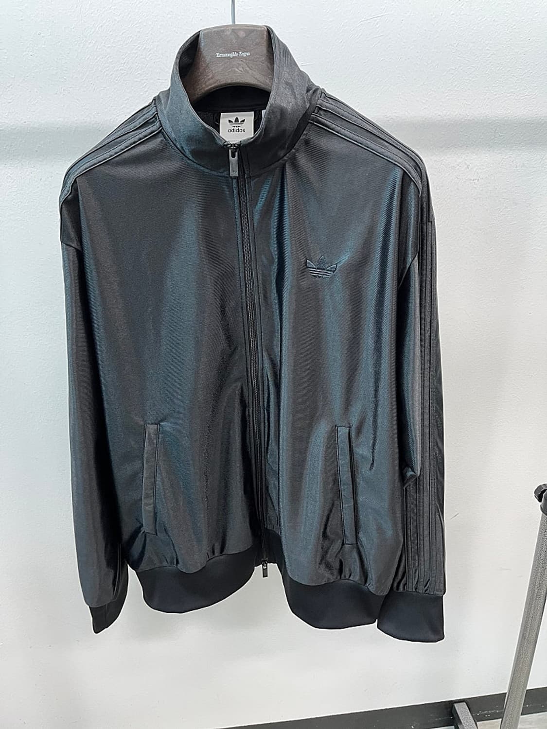 105) 아디다스 24ss 새틴 올블랙 파이어버드 상품이미지4