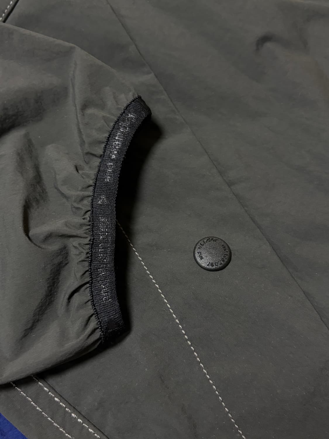 [L] 앤드원더 그라미치 브러쉬드 나일론 자켓 (차콜) 상품이미지5