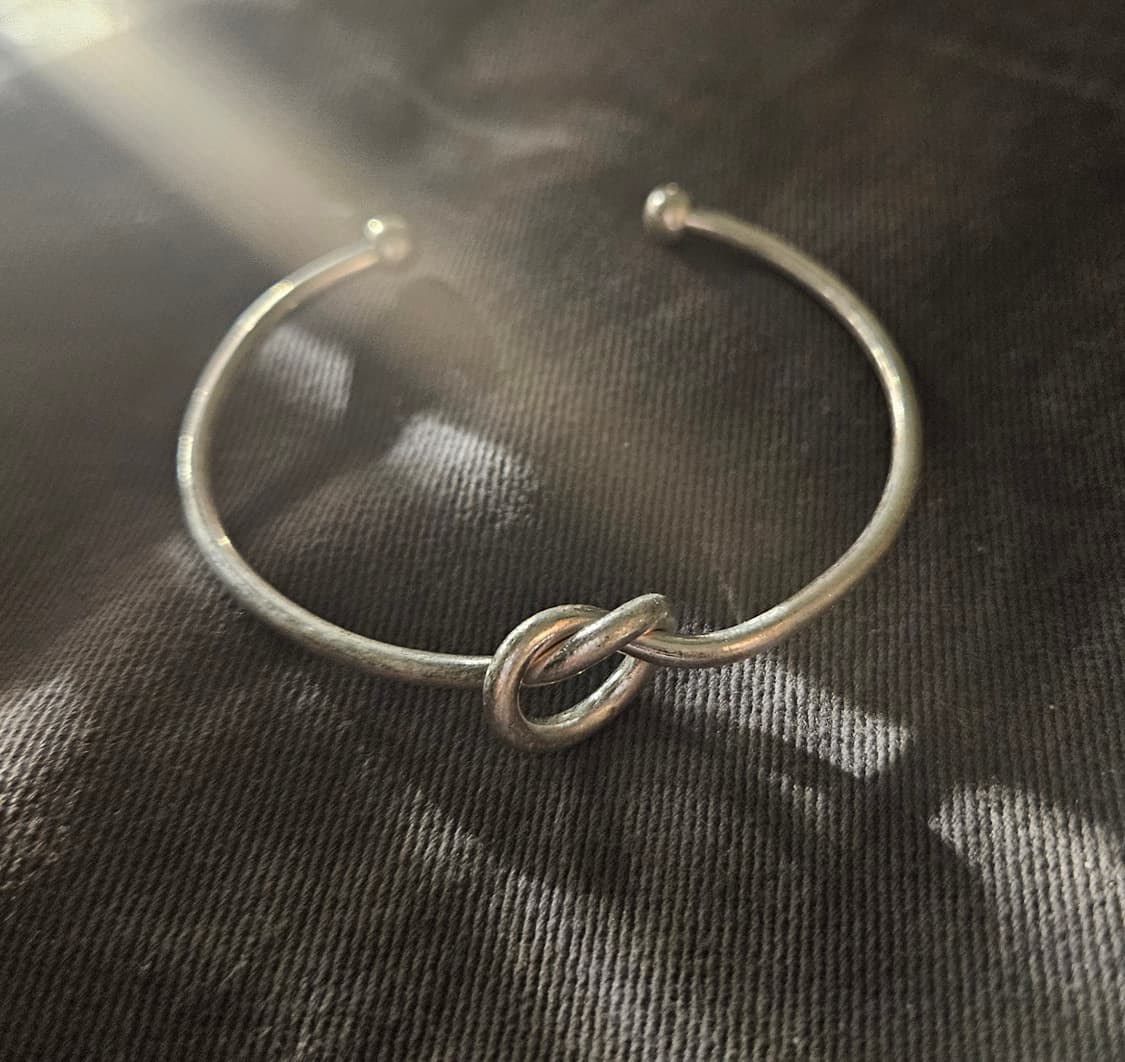 Knotted bangle 상품이미지1