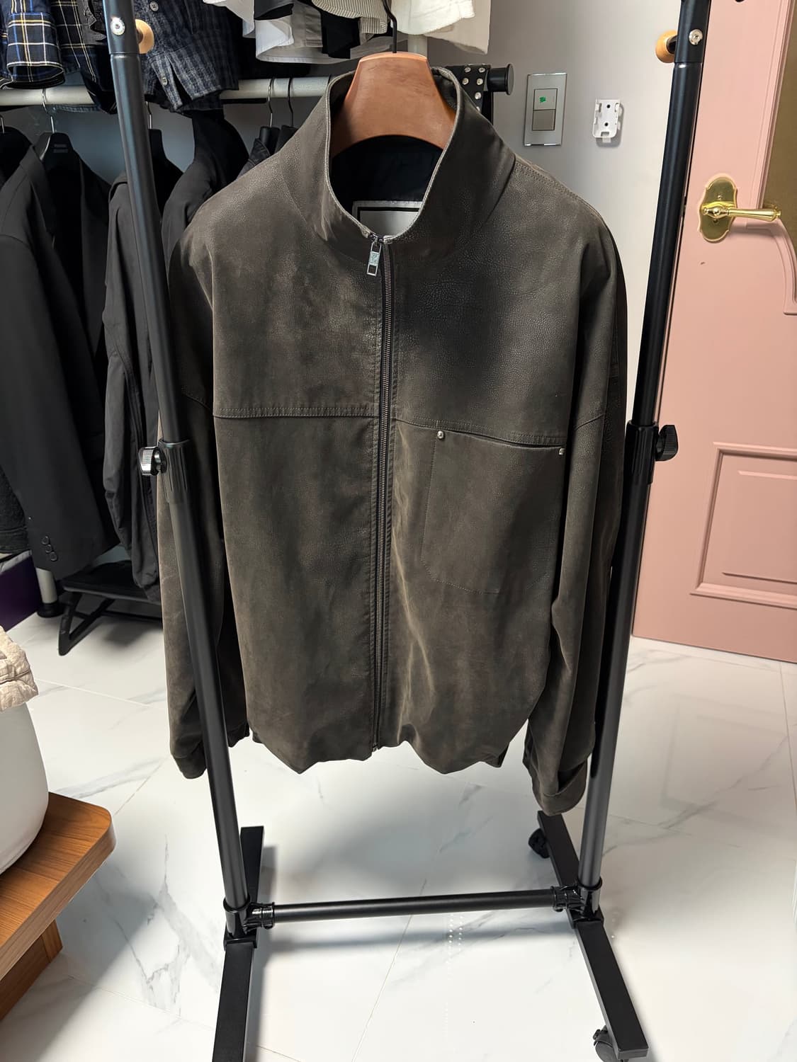 [50] 우영미 25FW 소프트 하이넥 레더 자켓 상품이미지1