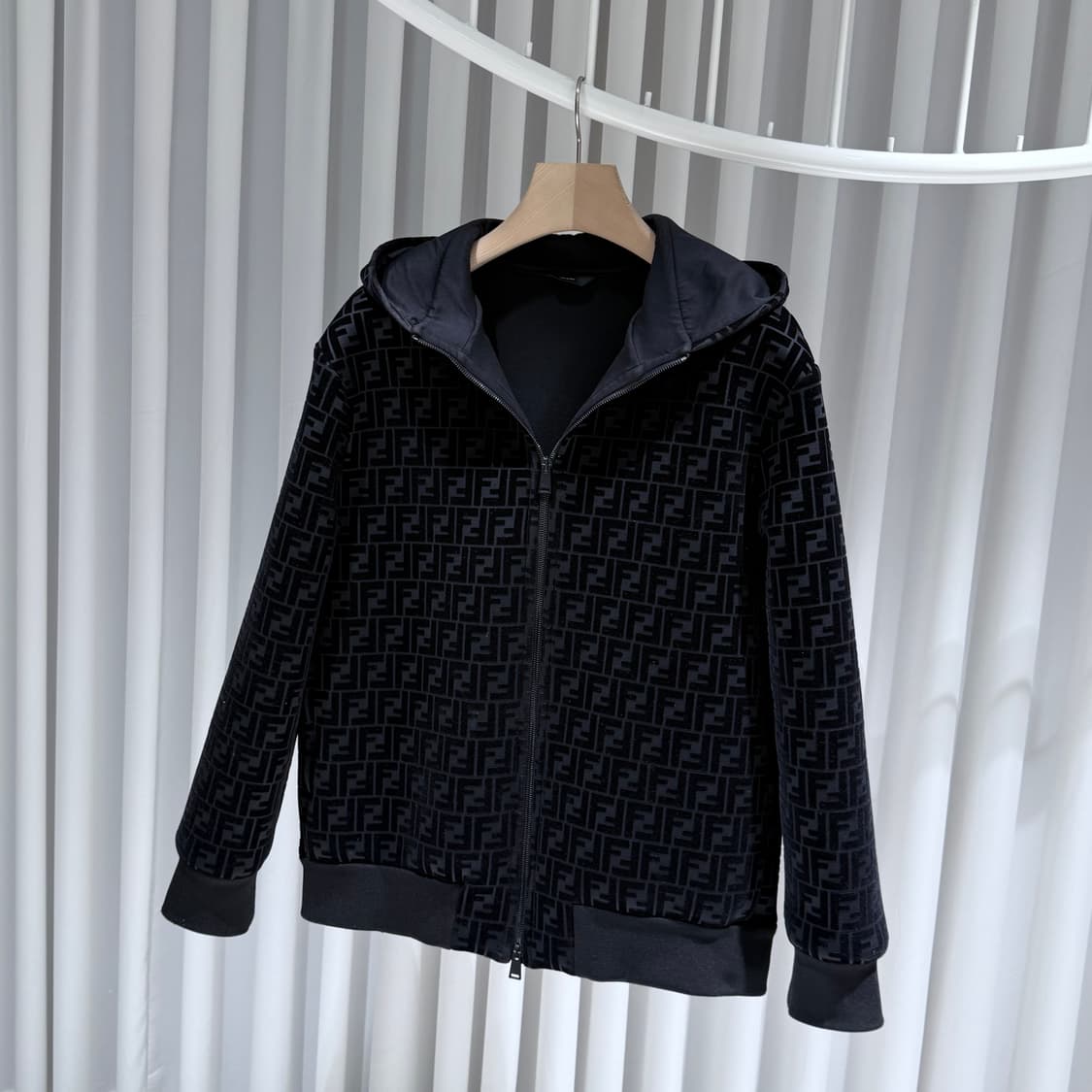 50 / 펜디 FF모노그램 블랙 네오프렌 후드집업 상품이미지2