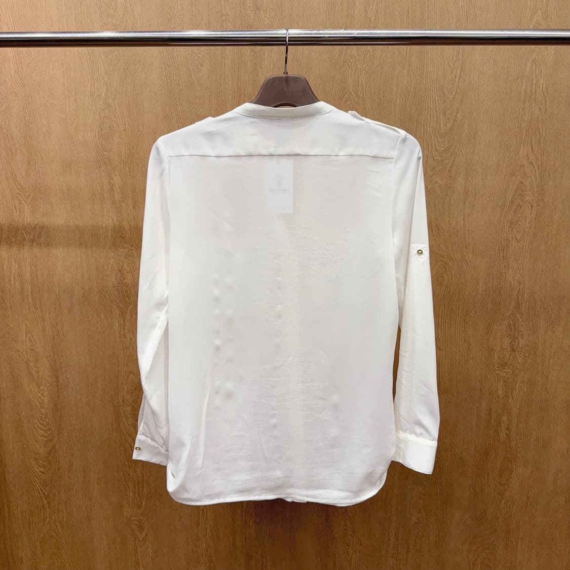 캘빈클라인 긴팔 셔츠 블라우스 골그 지퍼 포켓 디테일 아이보리 상품이미지3