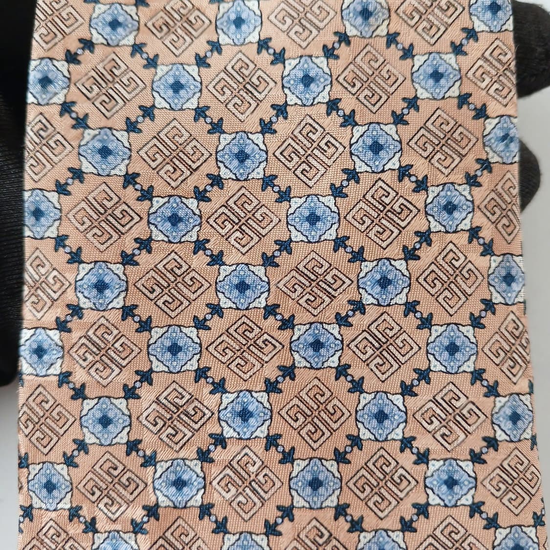 지방시 실크 베이지 4G 패턴 넥타이 9cm A등급 A19213
 상품이미지7