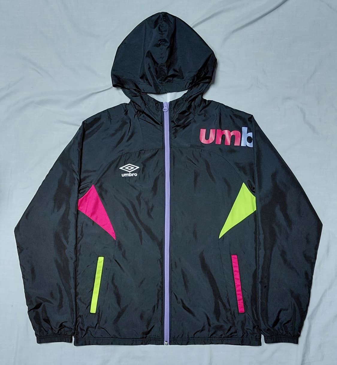 [L] 엄브로 x 데상트 올드스쿨 네온 컬러 블록 바람막이 상품이미지1