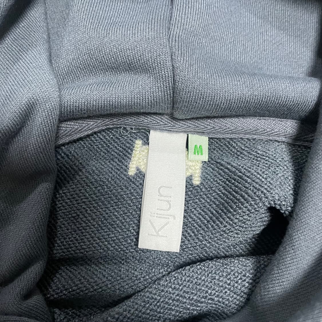 기준 플래그 후드티 차콜 M 상품이미지3