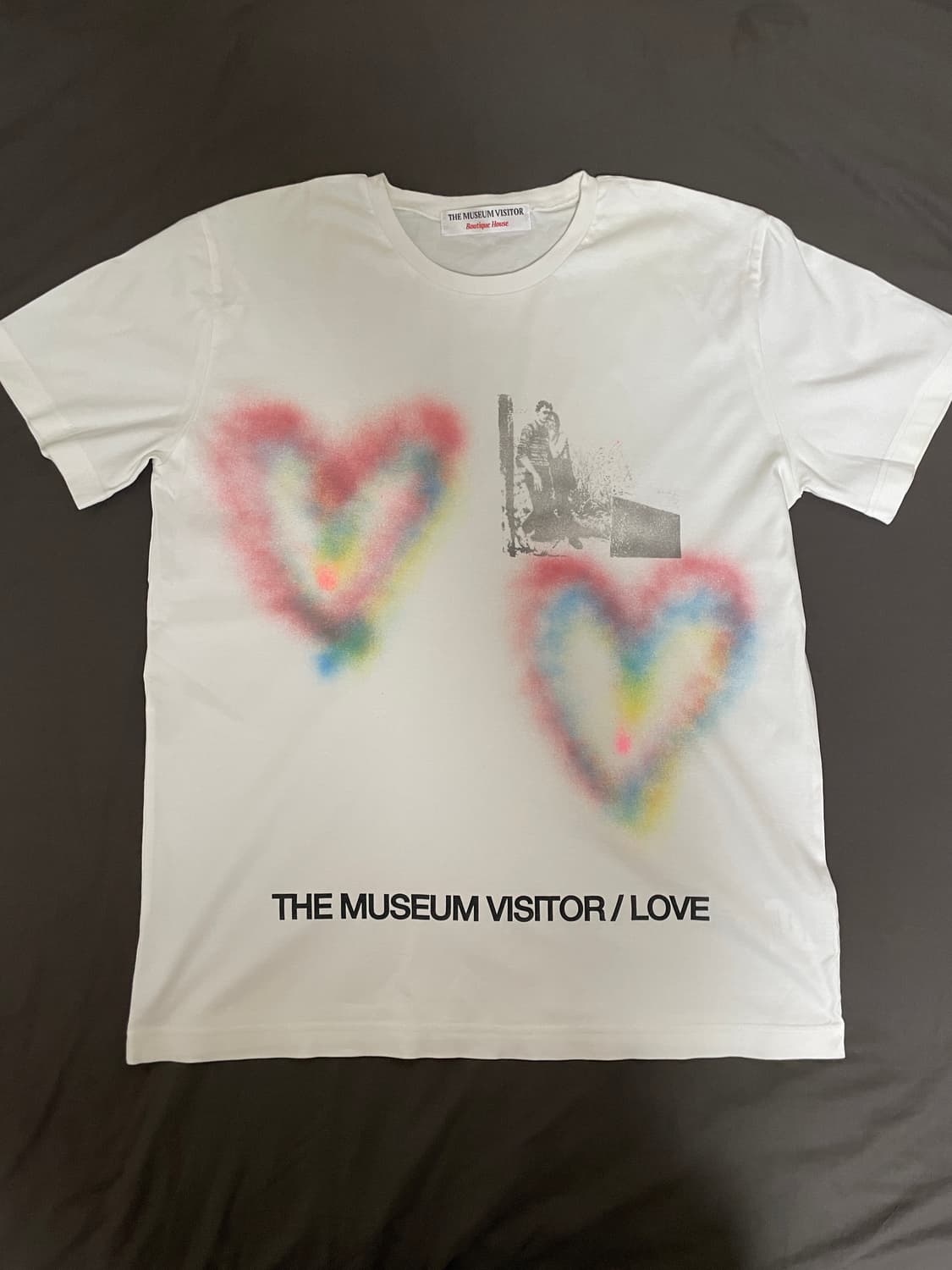 쿠폰 적용 더뮤지엄비지터 스프레이 반팔 상품이미지1