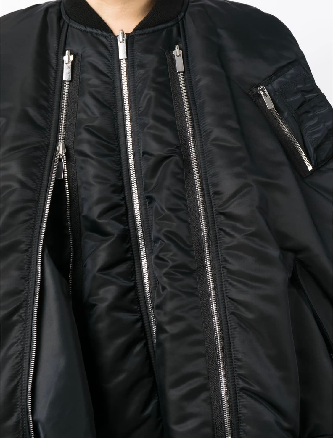 Noir kei ninomiya padded cape 상품이미지3