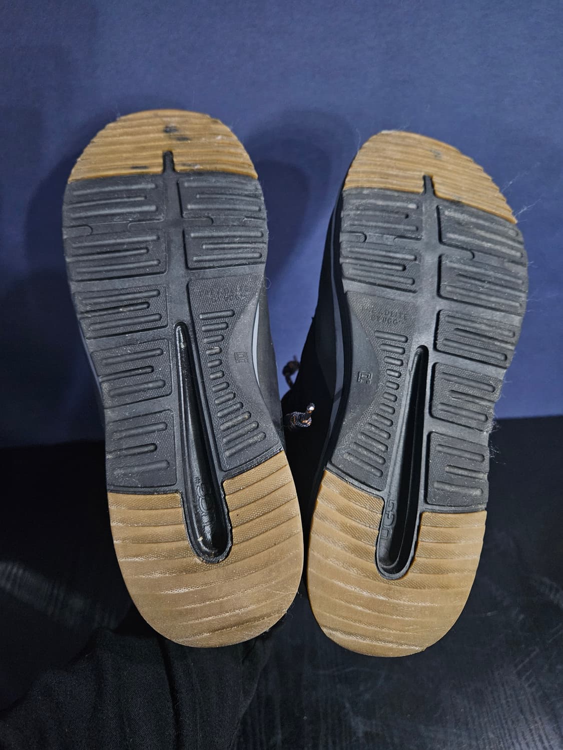 UGG 블랙차콜컬러 남성 260 양모 워커 부츠  상품이미지9