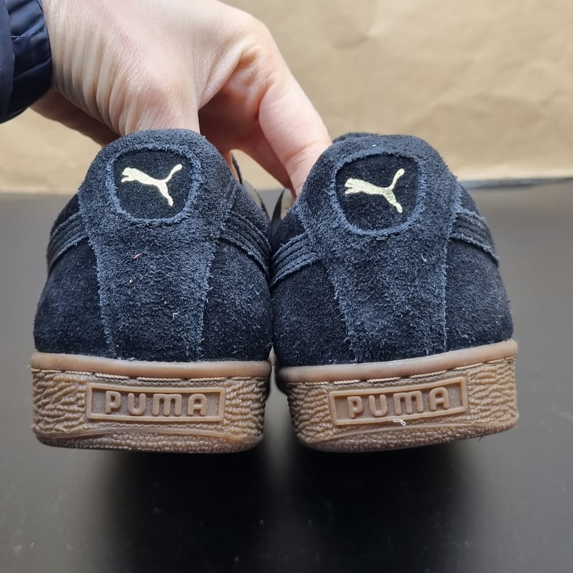 푸마 스웨이드 검솔 스니커즈 240 상품이미지4