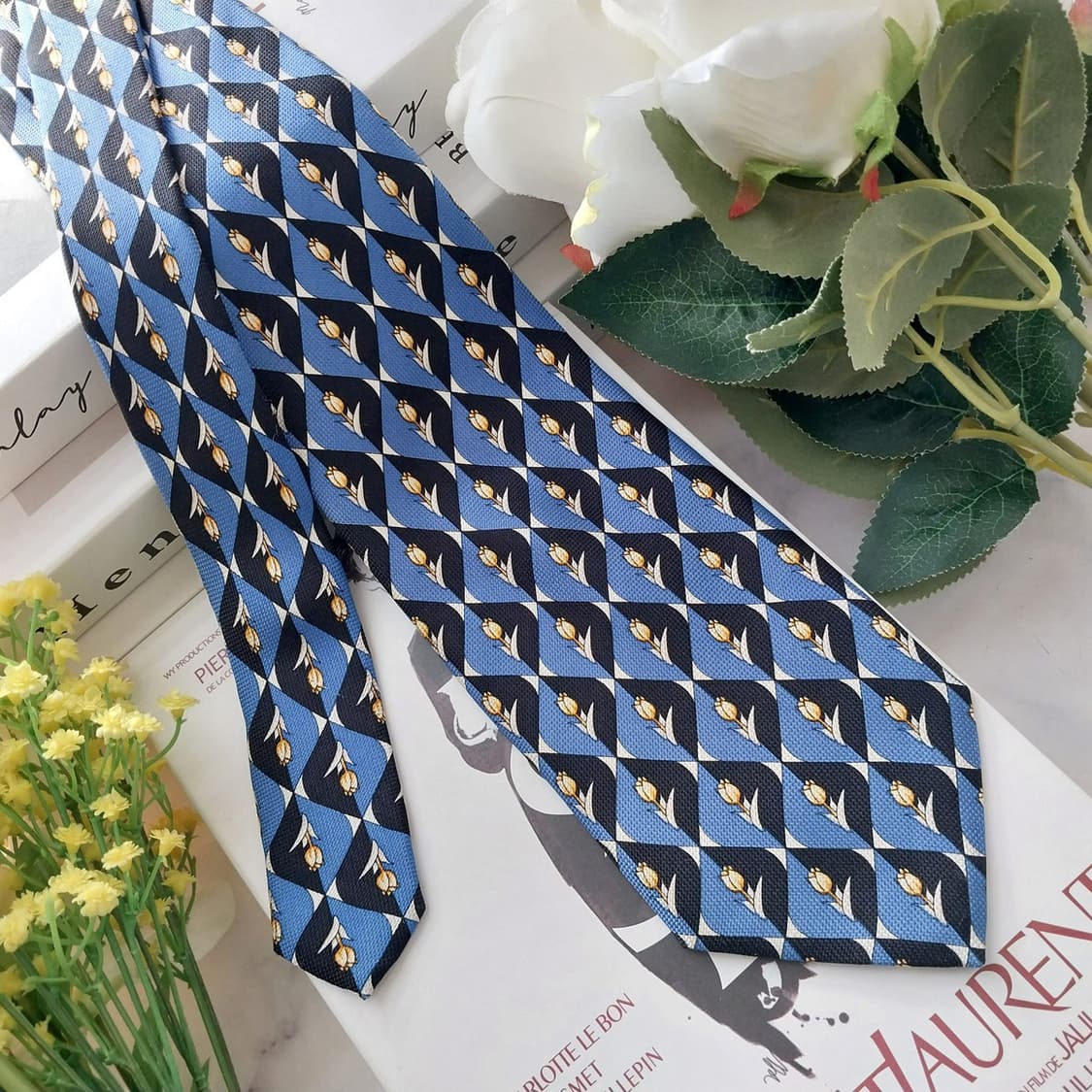 입생로랑 실크 블루&블랙 튤립 패턴 넥타이 9.2cm A+등급 K1324 상품이미지2