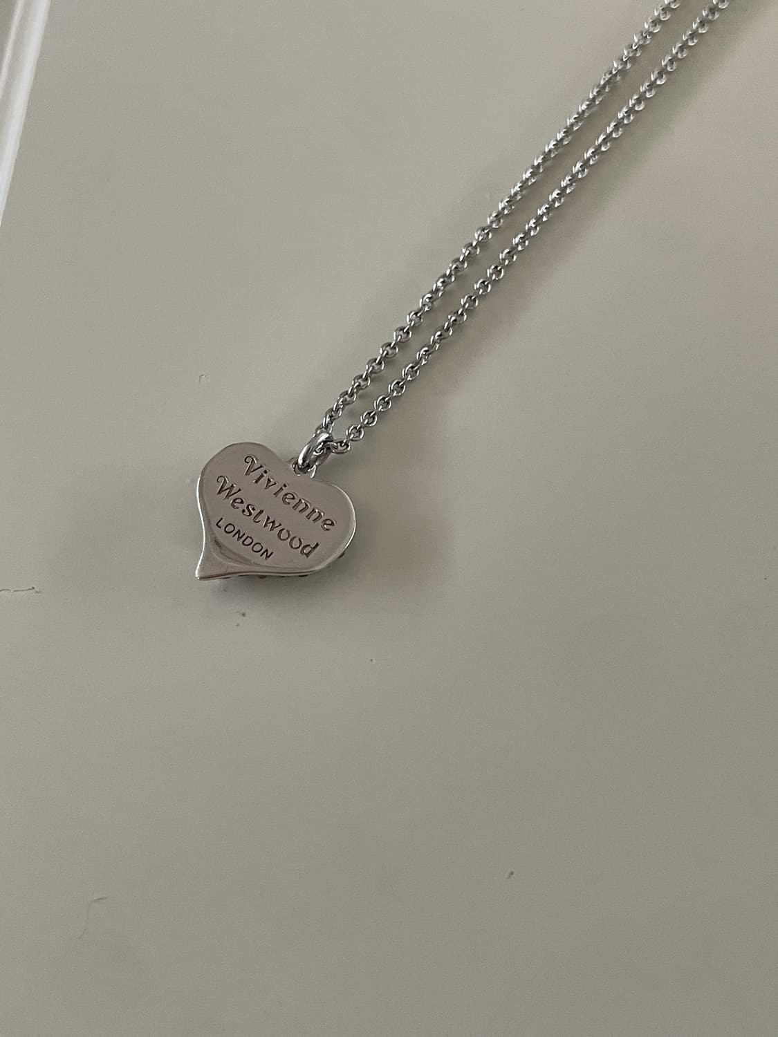 비비안 웨스트우드 페트라 목걸이 실버 블루 상품이미지3